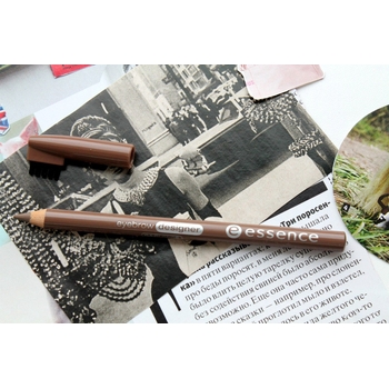 Eyebrow Designer Eyebrow Pencil - Tužka na obočí 1 g